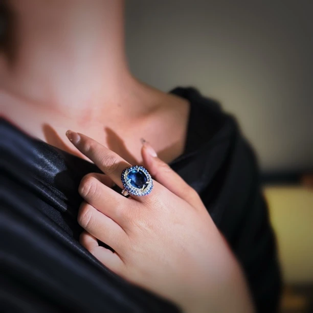 铜合金锆石戒指 蓝色锆石满镶款蛋面戒指百搭气质戒指