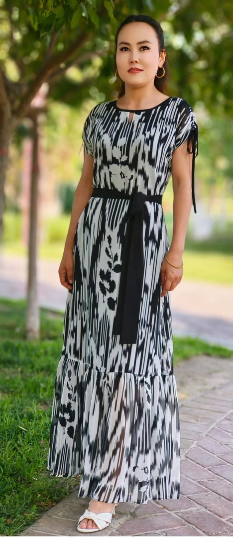 夏季高腰薄款连衣裙时尚春夏女装高街穿搭必备