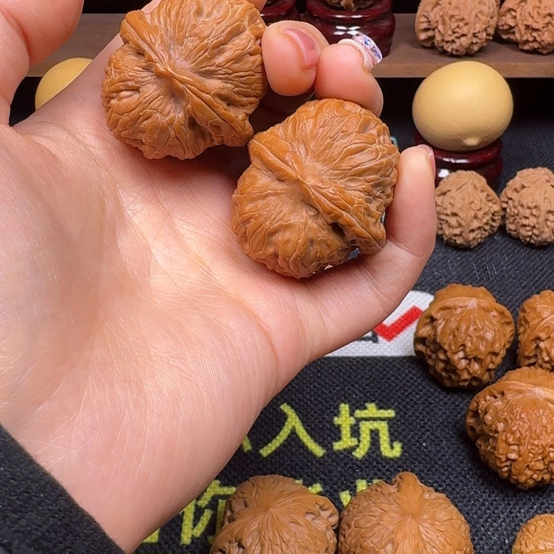 文玩核桃吊坠笑*爷40元宝