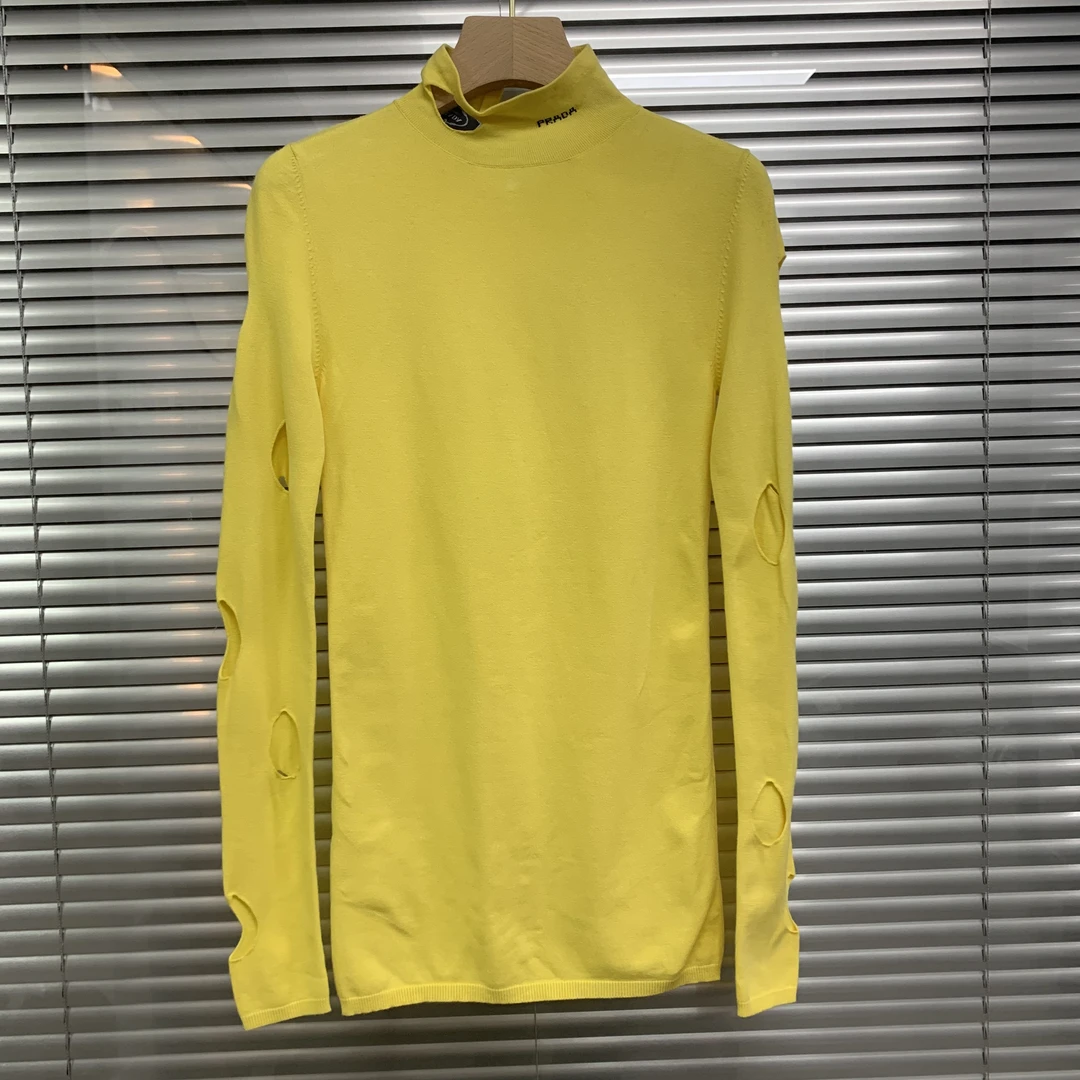 99新 Prada/普拉达 黄色立领小logo针织衫/38码/D01661