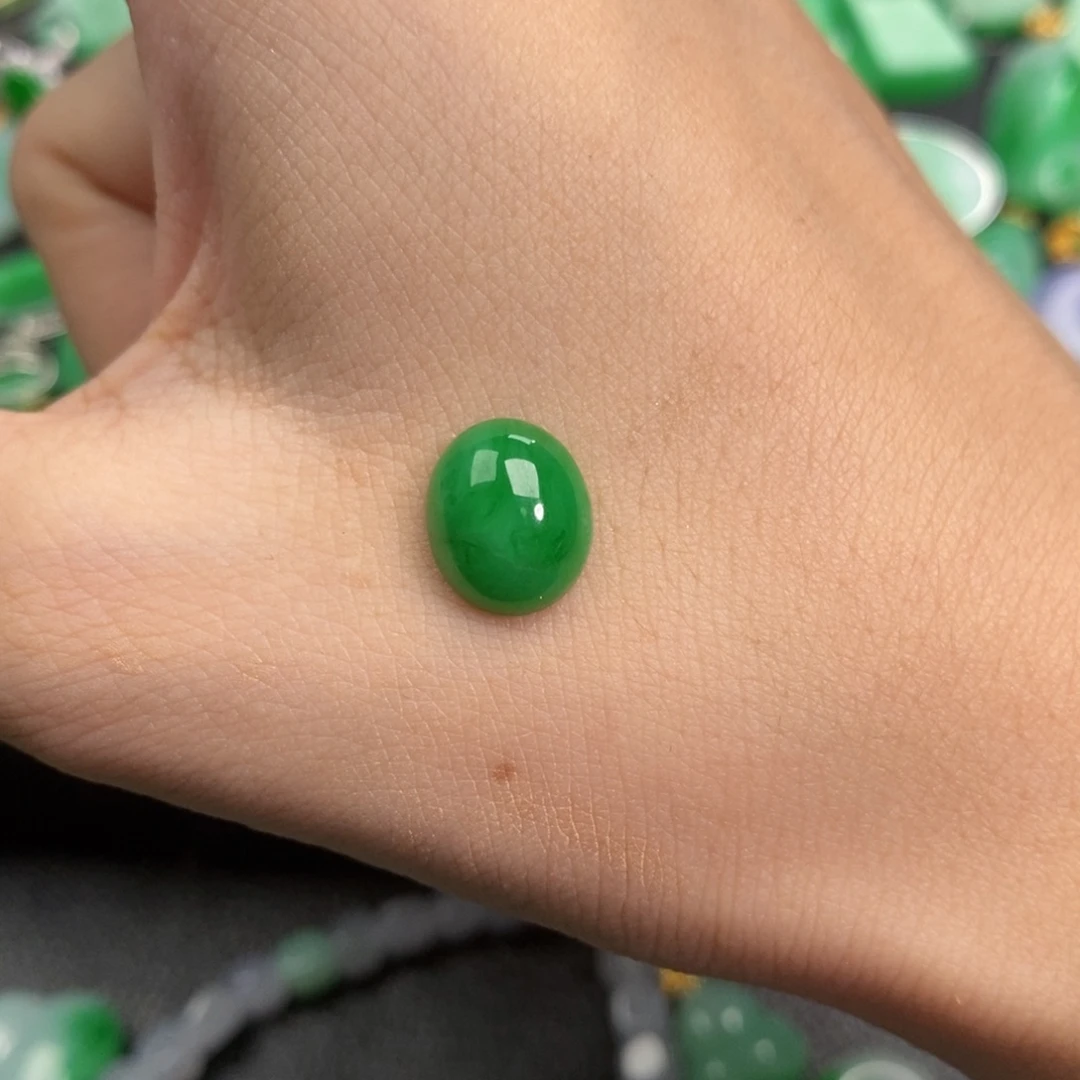 黎***子翡翠未镶嵌颈饰翡翠