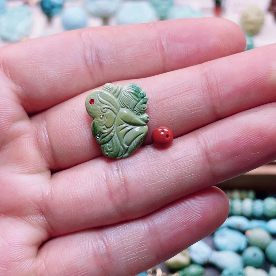 南红玛瑙配饰未镶嵌糖****?