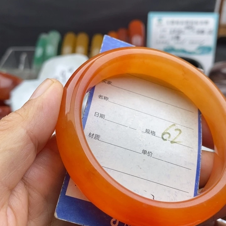 未镶嵌手镯石英质玉