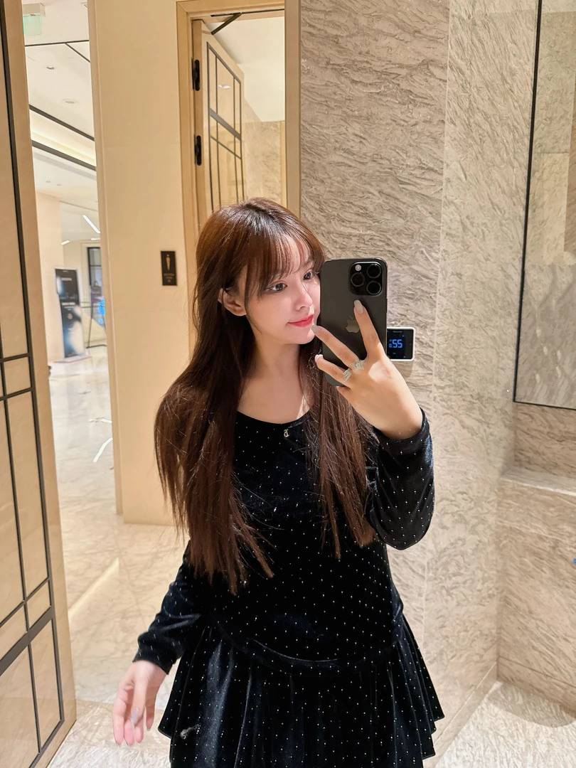 【HoorayLin】八奶原版开发满钻细闪丝绒新年套装分体裙#LHD0101