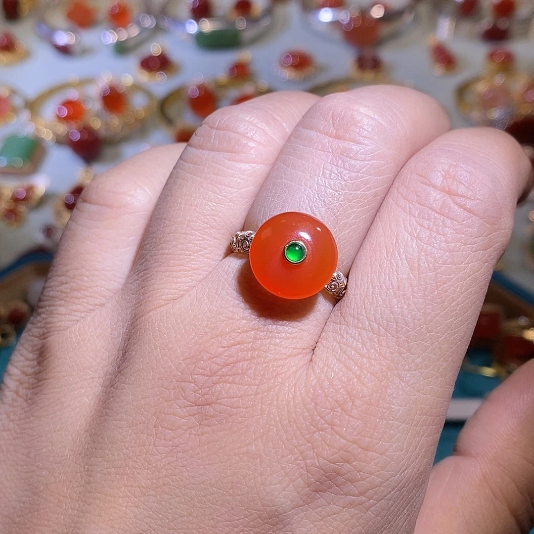 玛瑙/玉髓18K金镶嵌戒指