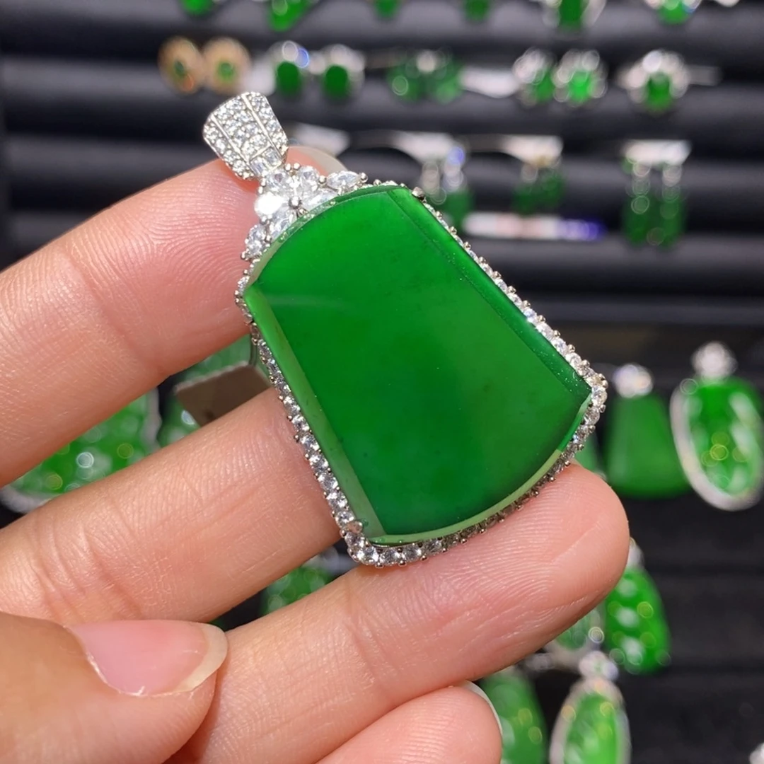 翡翠银S925镶嵌颈饰方牌吊坠