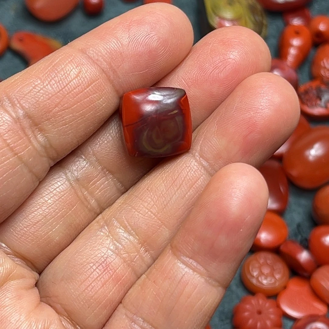 南红玛瑙未镶嵌颈饰