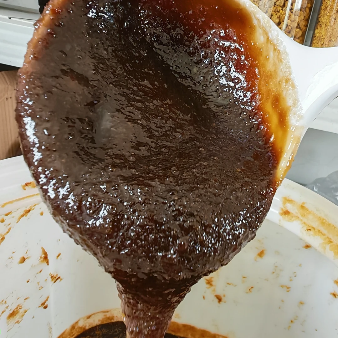 高山黑蜜米团花一年割一次黑巢蜜纯正天然悬崖黑蜂蜜野生自然成熟