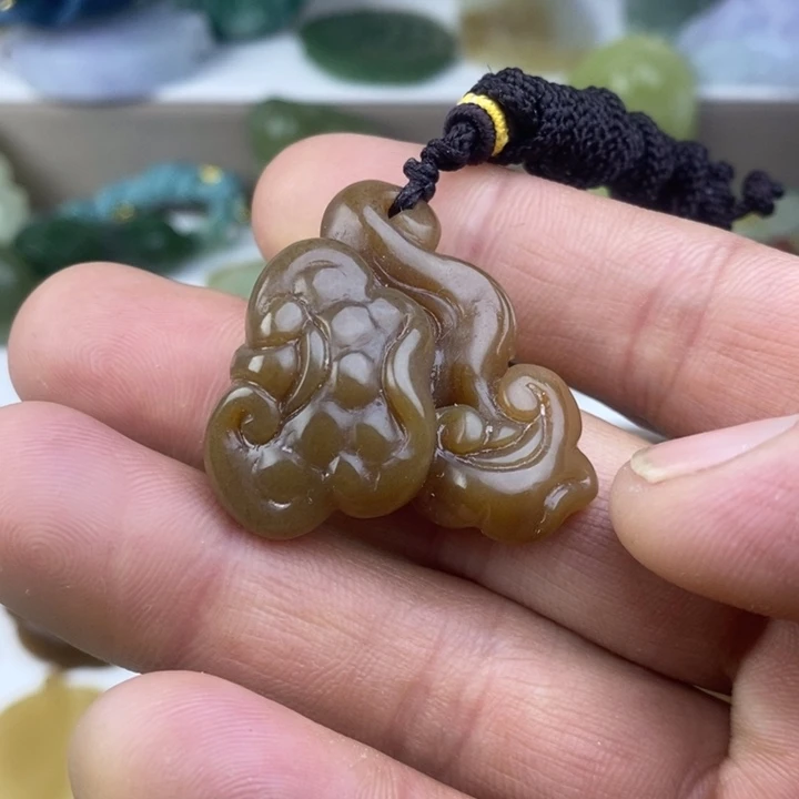 和田玉（糖玉）未镶嵌颈饰