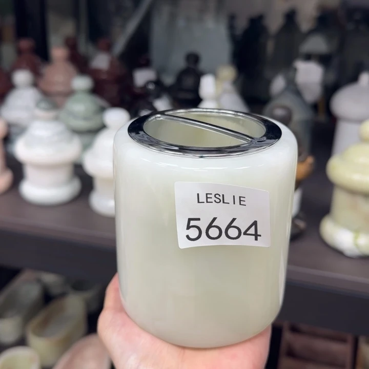 X664。          笔。筒