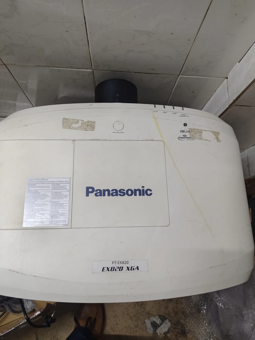 9新 Panasonic/松下 二手松下投影仪8000流明投影仪