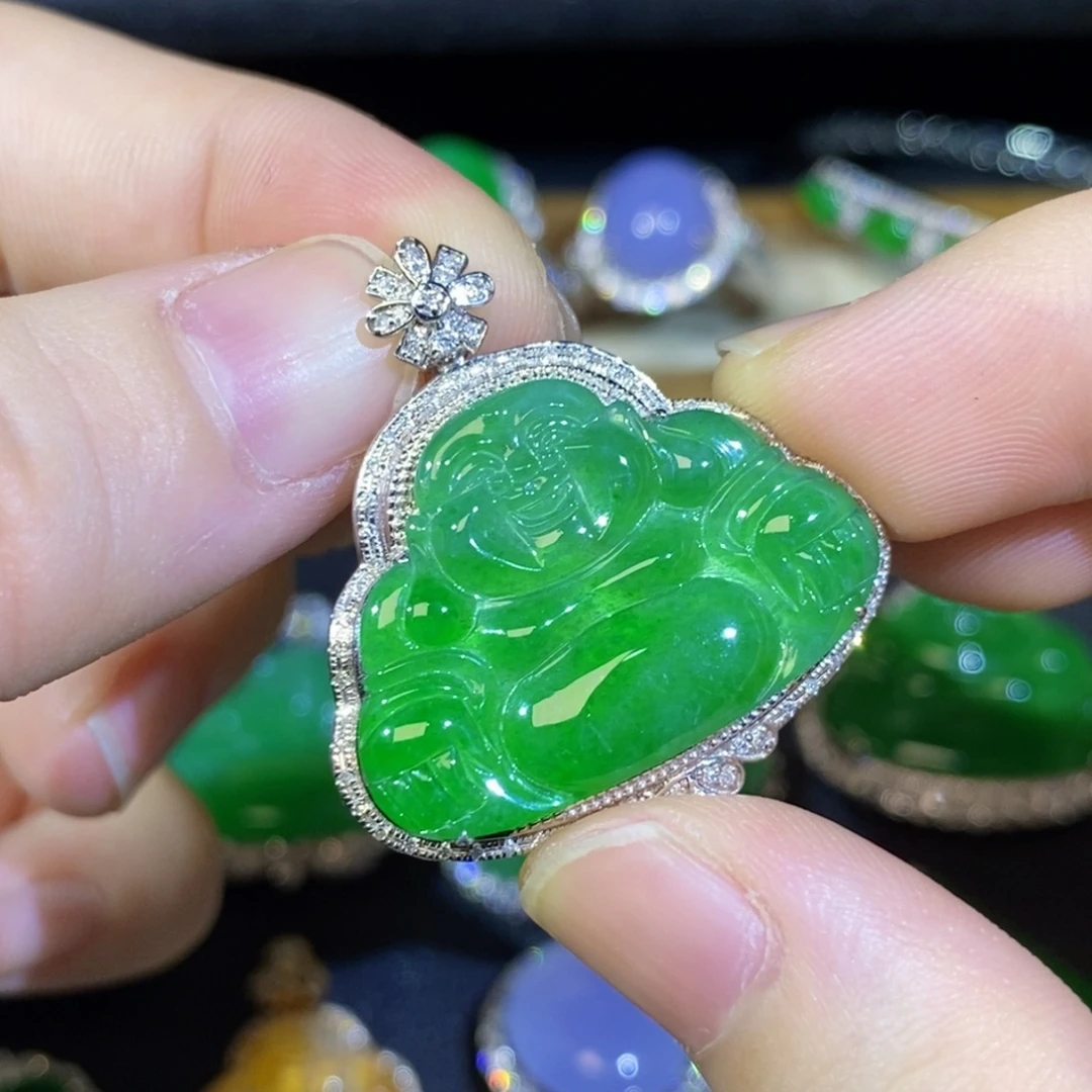 翡翠18K金镶嵌颈饰