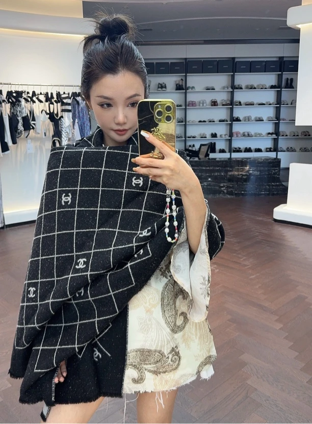 未使用 Chanel/香奈儿 【兔子姐姐推荐】25A双面羊毛围巾➕披肩