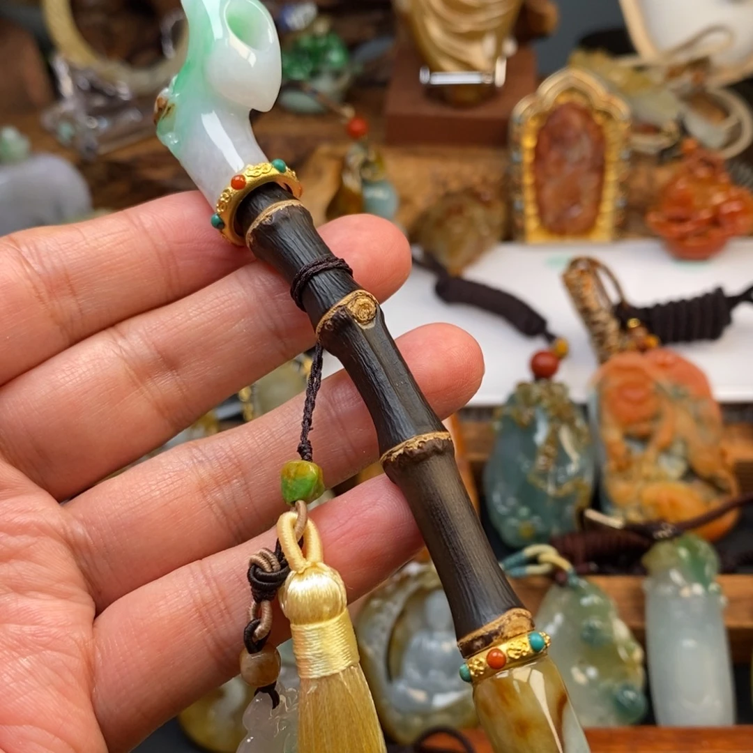 翡翠未镶嵌颈饰火因斗