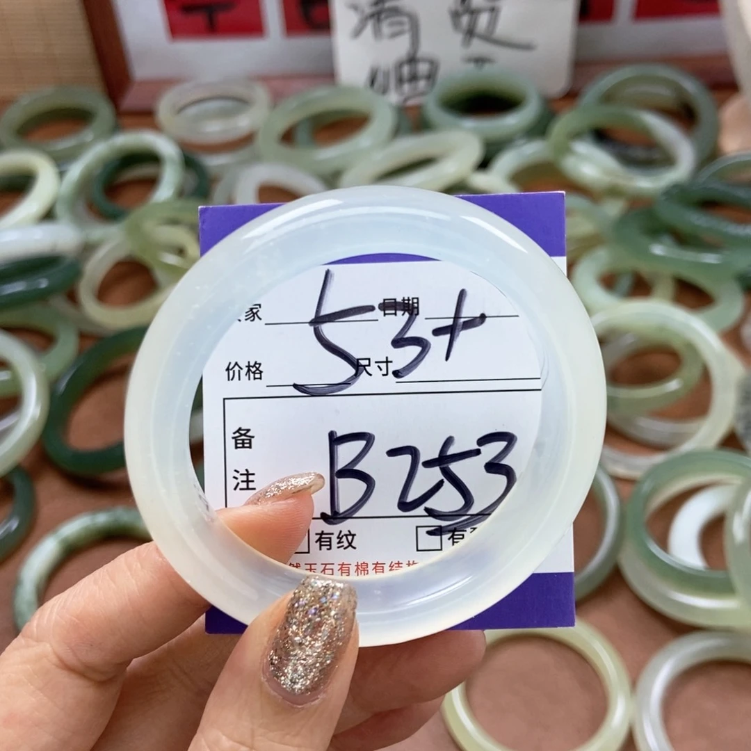 岫玉手镯手镯未镶嵌