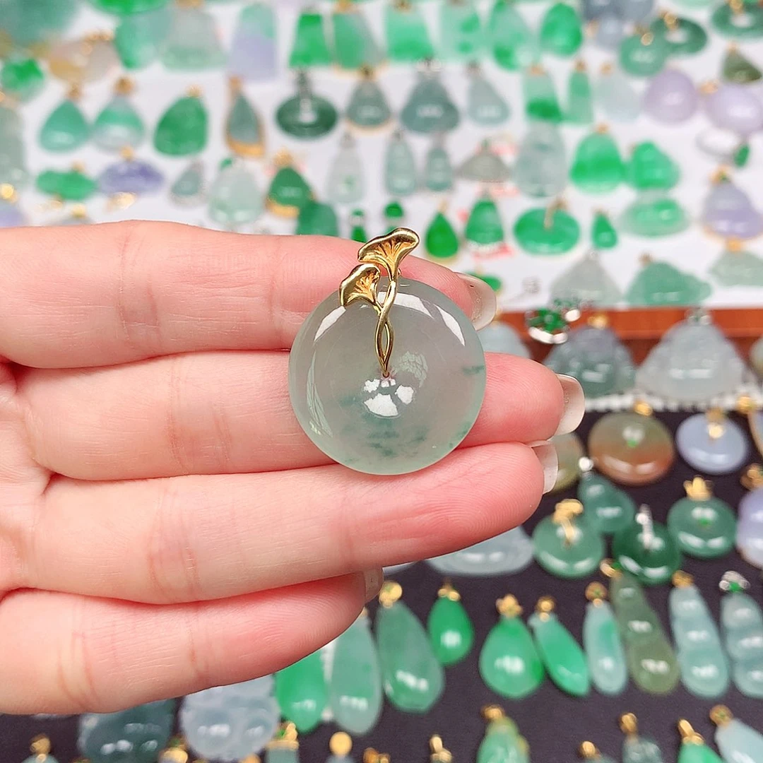 翡翠颈饰18K金镶嵌天然翡翠A货