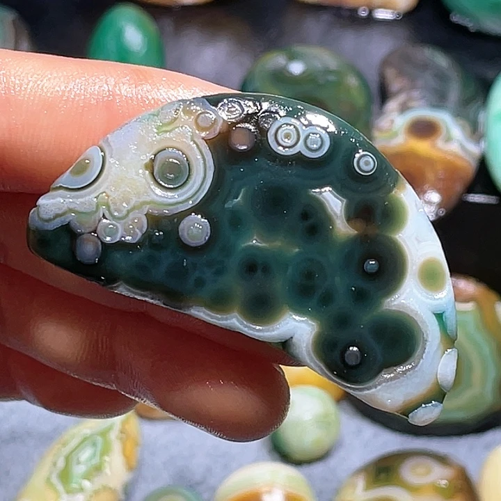 珠宝奇石玛瑙未镶嵌