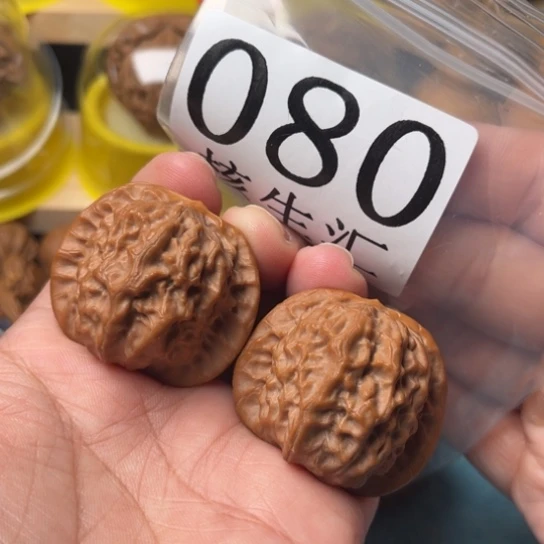 文玩核桃吊坠陆*瓷娃娃39