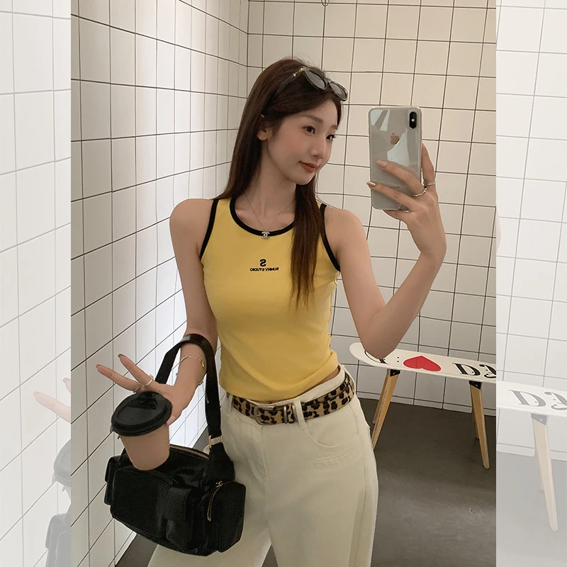 Susu Bella黄色字母刺绣吊带背心女夏季甜辣风外穿无袖小上衣