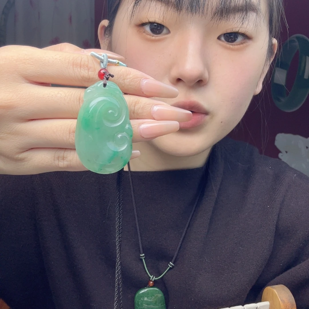石英质玉未镶嵌颈饰