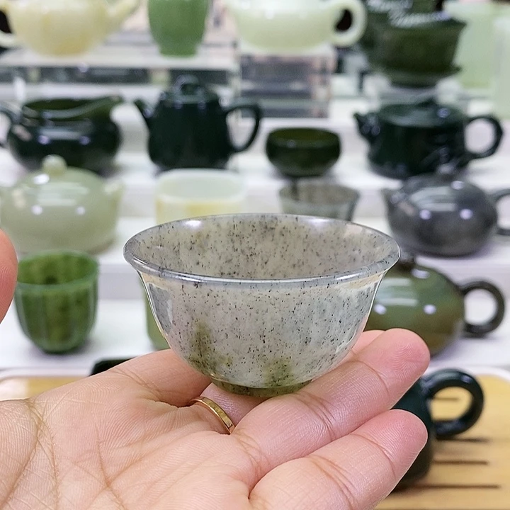 未镶嵌和田玉挂件杯子