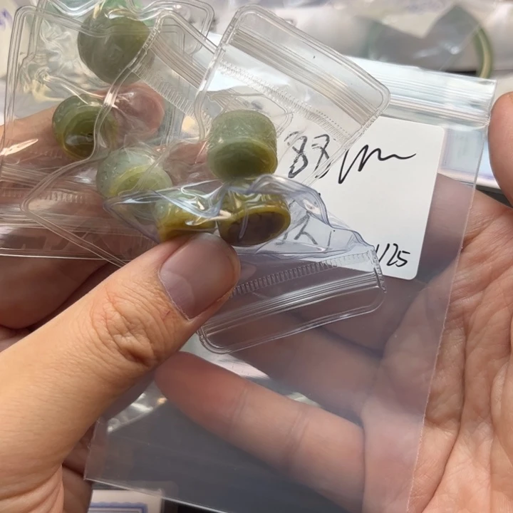 翡翠戒指未镶嵌皆**喜