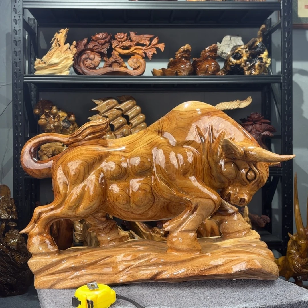 龙****木香樟木奋斗牛桌面摆件
