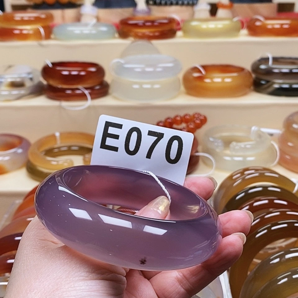 【闪购商品】玛瑙/玉髓手镯未镶嵌艾***?