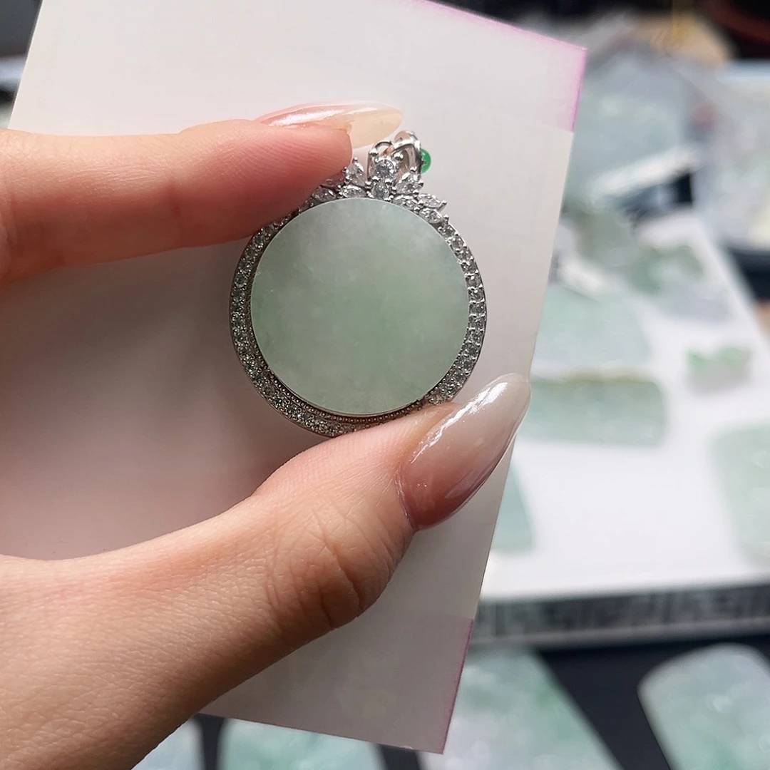 翡翠未镶嵌颈饰天然翡翠A货