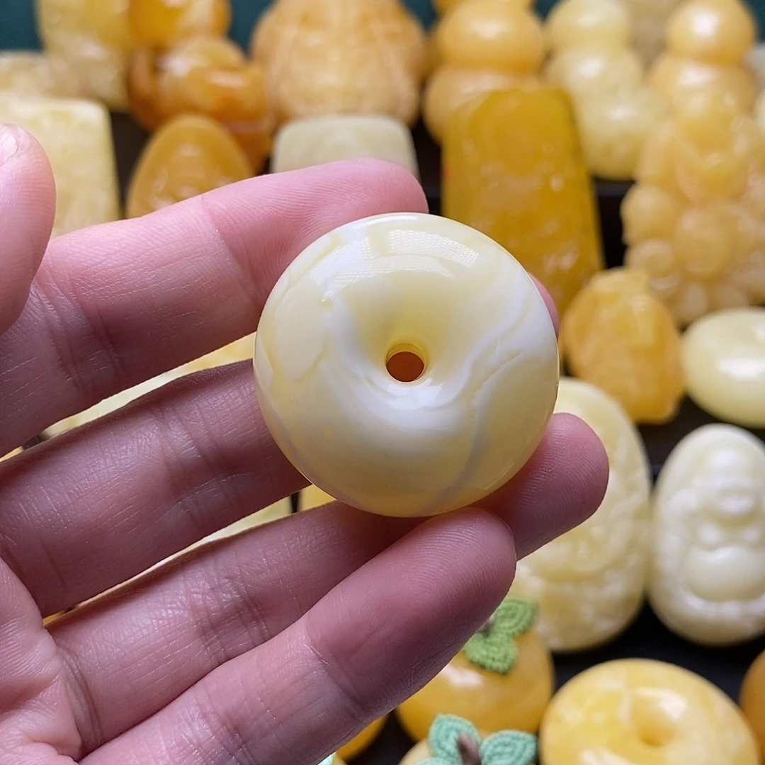 琥珀颈饰未镶嵌琥珀蜜蜡吊坠