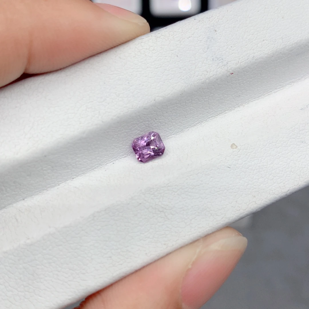 蓝宝石裸石未镶嵌4.5*5mm