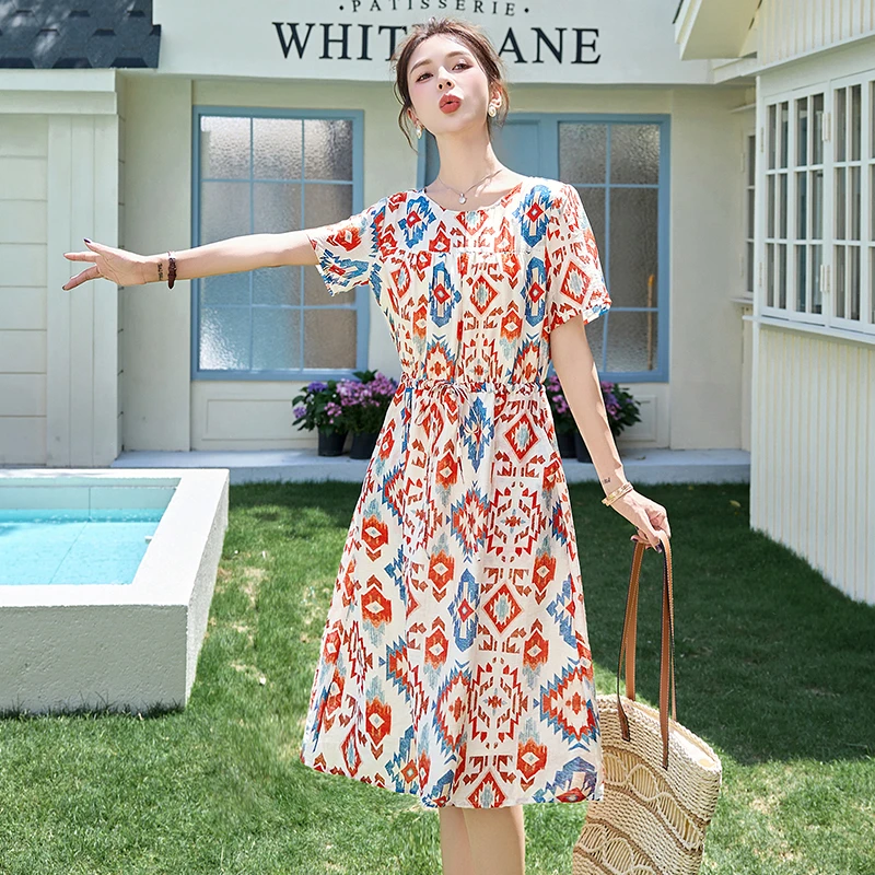 民族风碎花连衣裙女2025夏季新款法式气质收腰显瘦出游度假长裙子