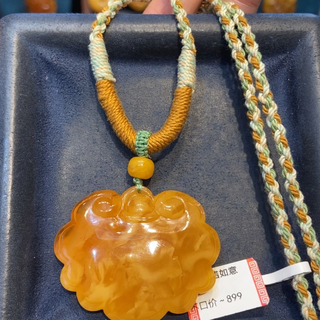 琥珀未镶嵌颈饰蜜蜡