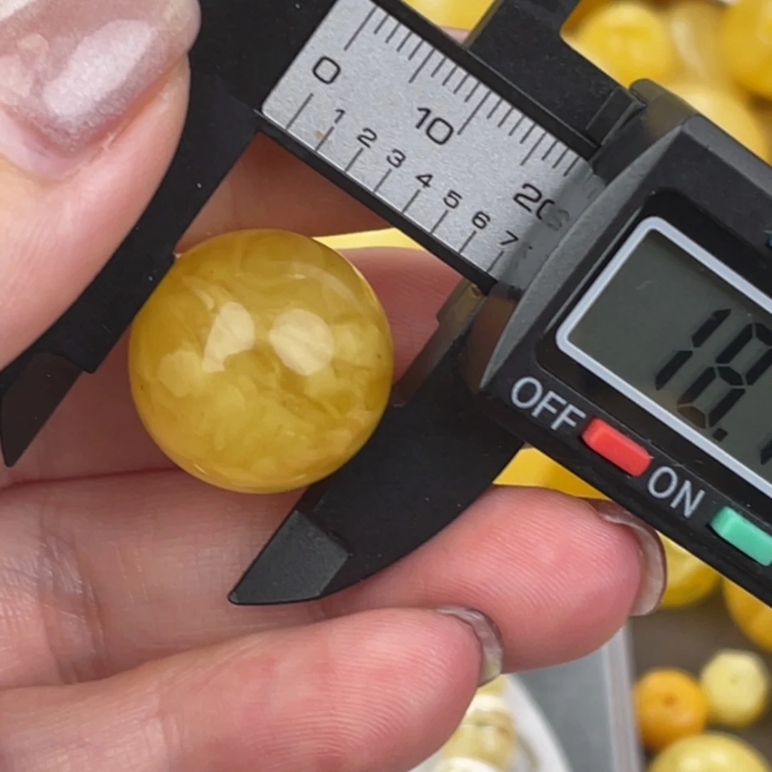 未镶嵌蜜蜡裸石微瑕624