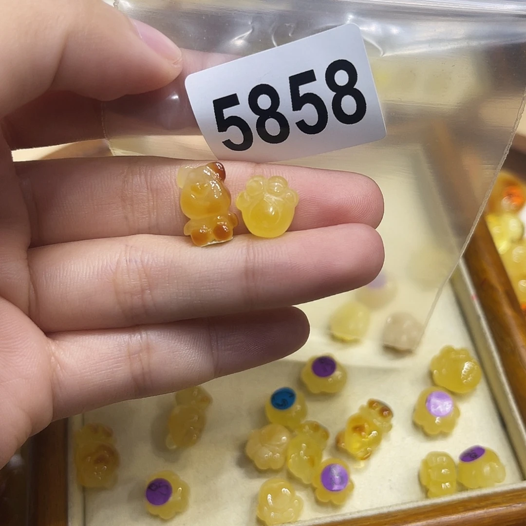 一***丸琥珀未镶嵌珠宝奇石