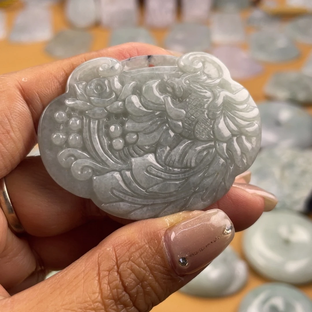 翡翠未镶嵌颈饰花开富贵