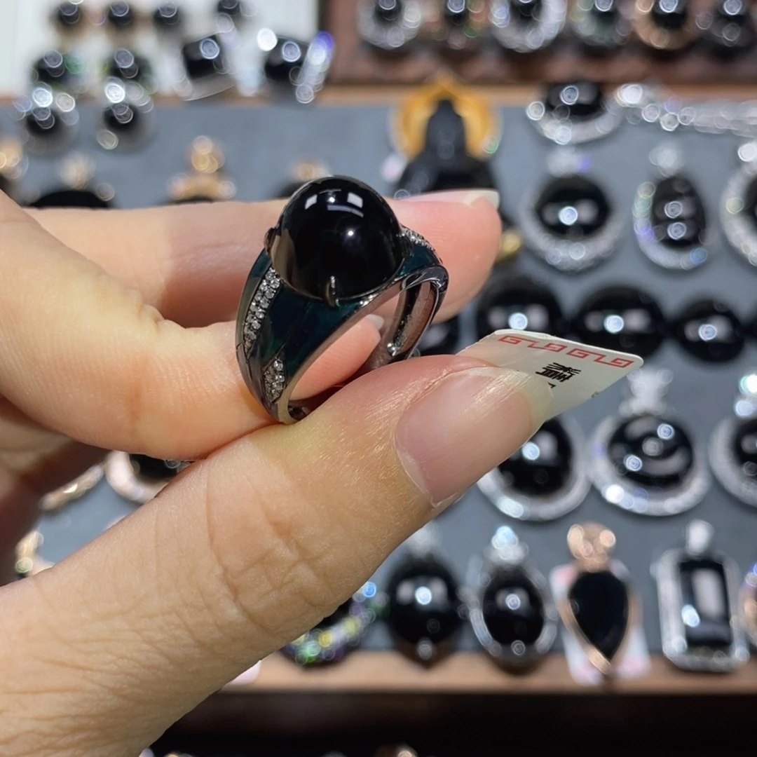 翡翠18K金镶嵌戒指