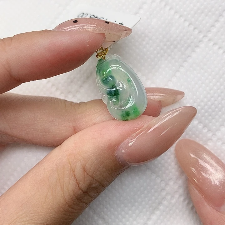 颈饰18K金镶嵌翡翠