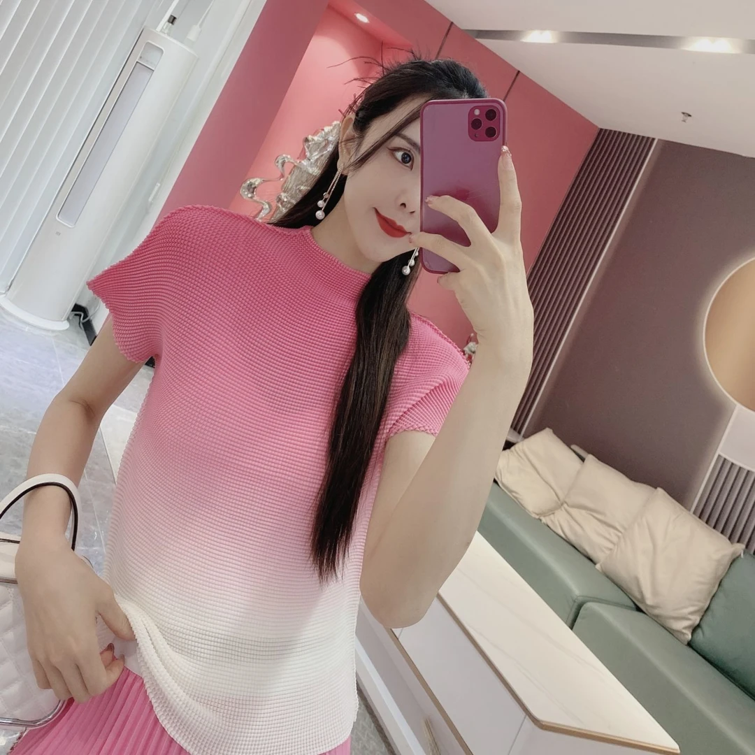 【橦颜推荐】渐变立领弹力魔术T恤6398