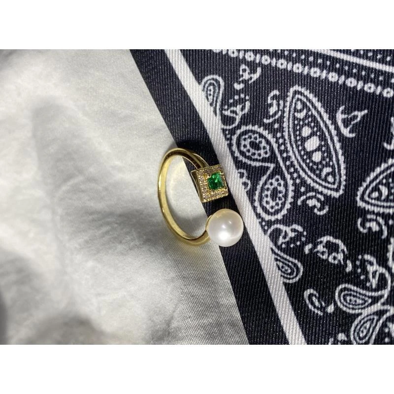 680天然珍珠戒指680天然珍珠戒指