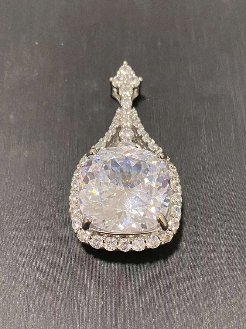 【典藏臻品】时尚气质百搭吊坠Ys11610