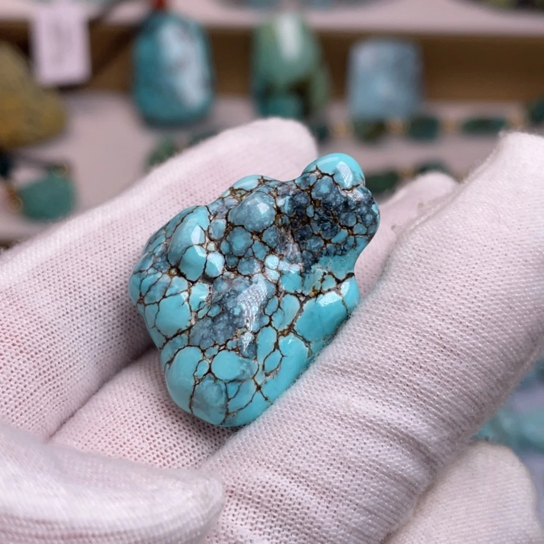 绿松石未镶嵌珠宝奇石