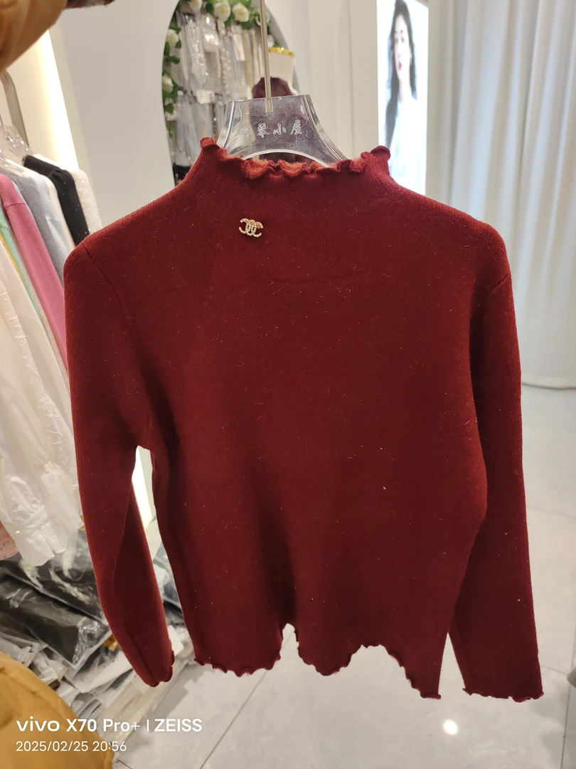 雪琴小屋木耳边亮晶晶加绒毛衣