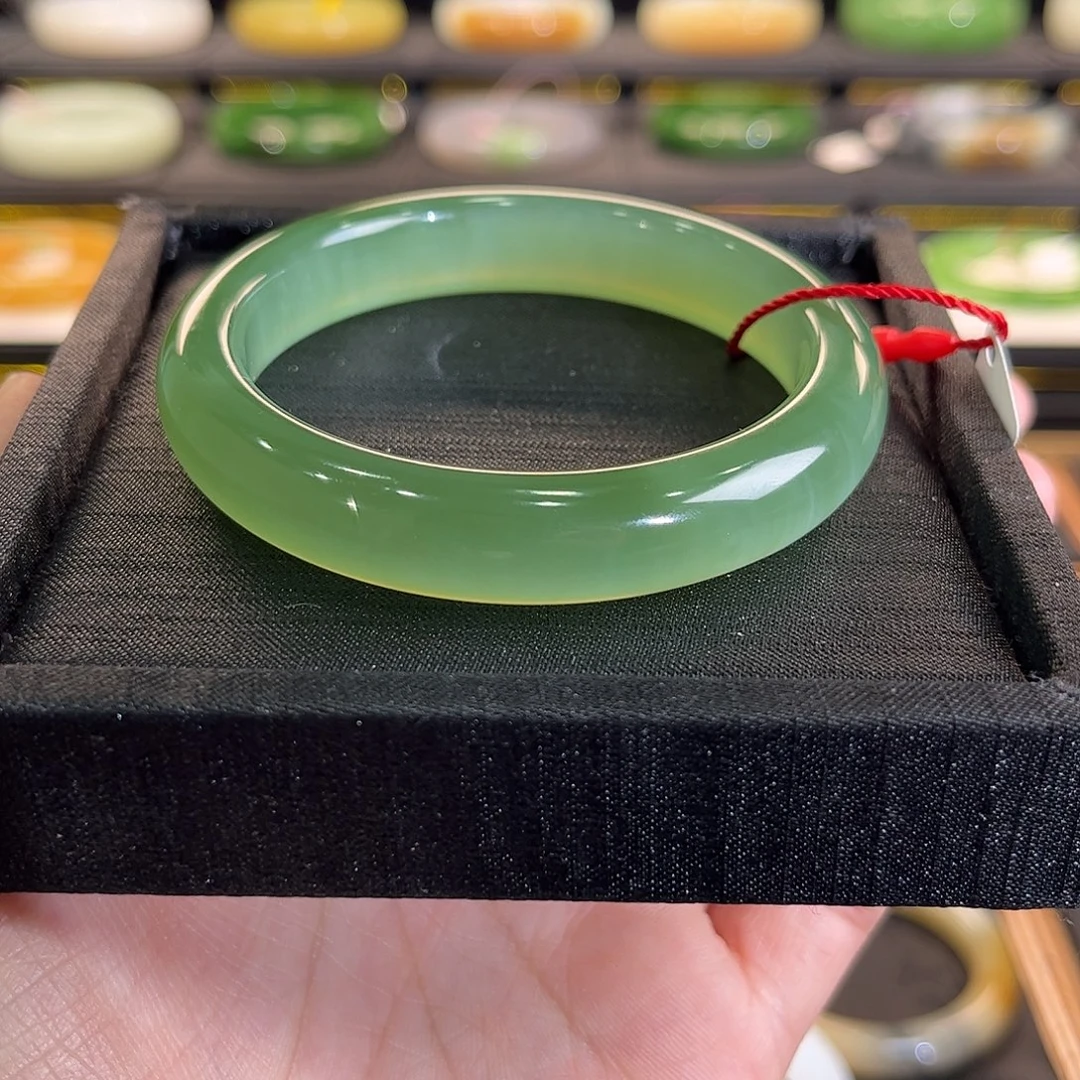 和田玉未镶嵌手镯高品碧玉