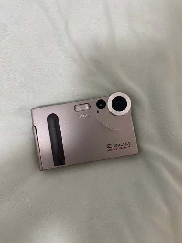 9新 Casio/卡西欧 s1银灰色1000w像素ccd相机