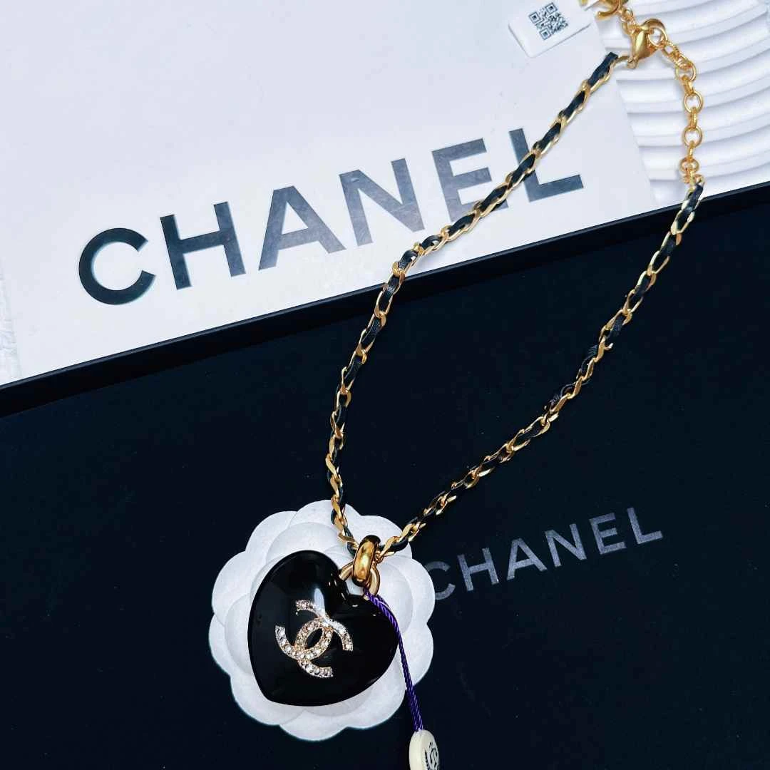 95新 Chanel/香奈儿 柚礼中古/香奈儿亚克力桃心皮穿项链LZ502205