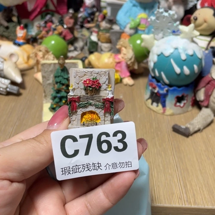 小***芙摆件孤品老货微瑕瓷