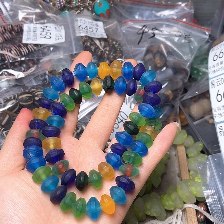 琉璃颈饰6684。 西西1包专拍
