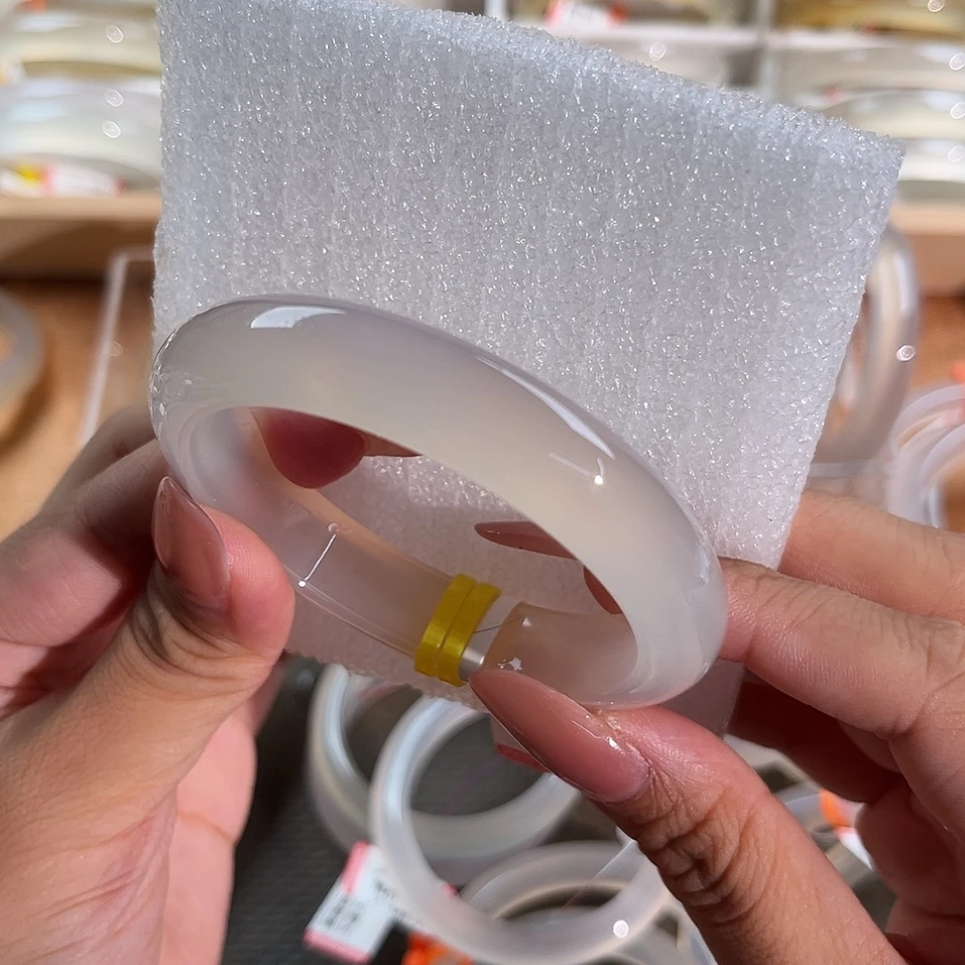 今***觉玛瑙/玉髓未镶嵌手镯