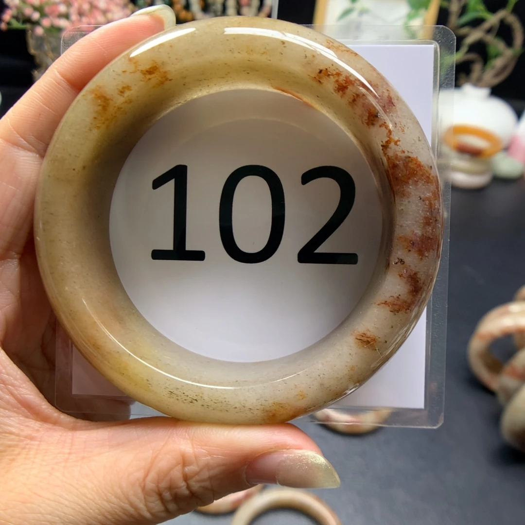 石英质玉手镯未镶嵌些**间